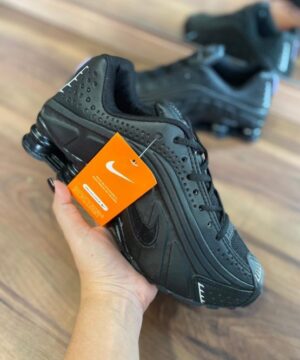 Tênis Nike Shox R4