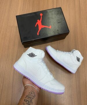 Bota Nike Air Jordan UV (Muda de Cor no Sol)