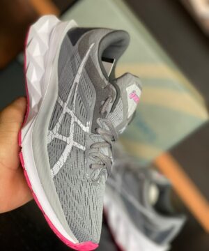 Tênis Asics Novablast Feminino