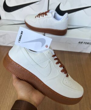 Tênis Nike Air Force Branco Caramelo