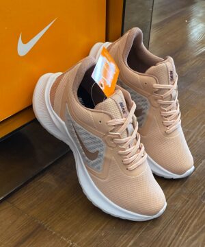 Tênis Nike Downshifter Grade Fechada