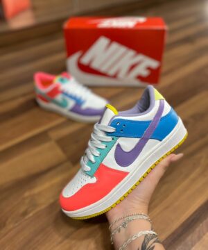 Tênis Nike SB Dunk Low Couro Feminino