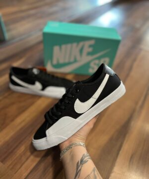 Tênis Nike SB Blazer Court