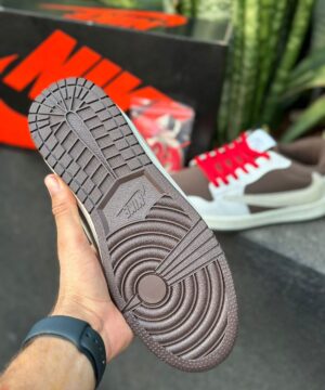 Tenis Nike Air Jordan 1 Retro Low Travis Scott Premium 4