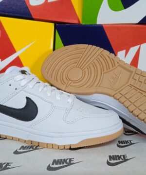 Tenis Nike SB Dunk Grade Fechada 1