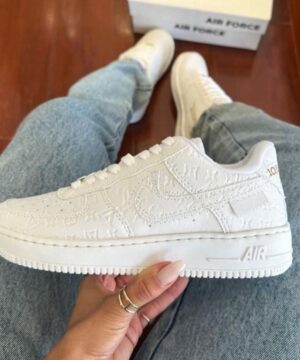 Tênis Nike Air Force LV Branco Grade Fechada
