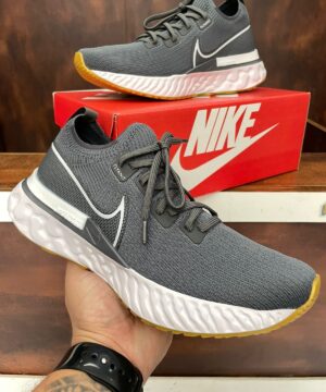 Tenis Nike Infinity React Premium Grade Fechada 7