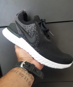 Tênis Nike React Premium Grade Fechada