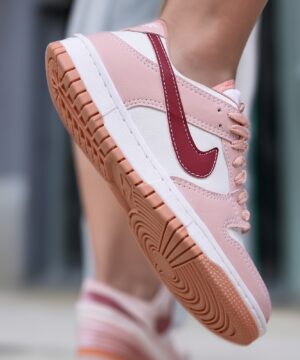 Tênis Nike SB Dunk Rosa Grade Fechada