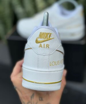 Tenis Nike Air Force Louis Vuitton Branco e Dourado 1