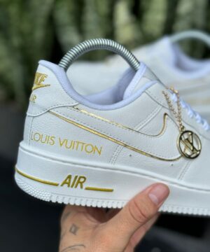 Tenis Nike Air Force Louis Vuitton Branco e Dourado 3