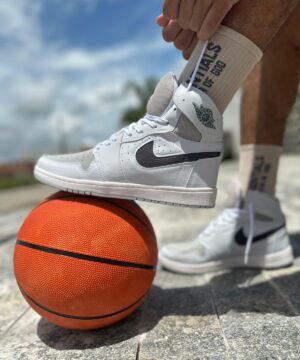 Tênis Nike Jordan 1 Zoom Branco Cinza