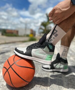 Tênis Nike Jordan 1 Zoom Preto Cinza Menta