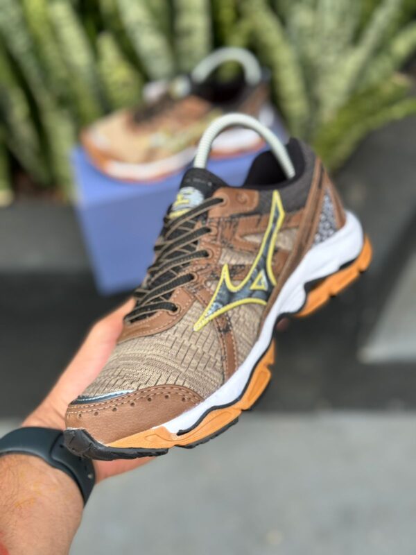 Tenis Mizuno Nirvana 9 Premium Masculino Laranja 2