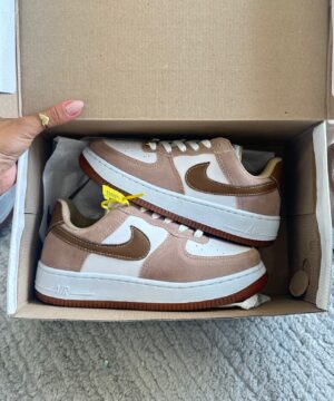 Tenis Nike Air Force Camurca Caramelo Premium Feminino 2