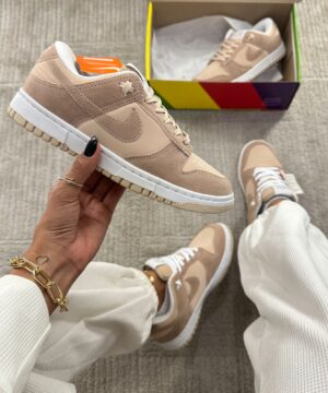 Tênis Feminino Nike Dunk Low Pro Premium