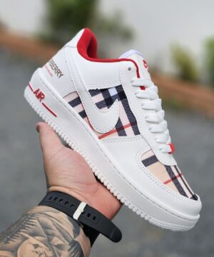Tênis Nike Air Force Burberry BC/Verm Xadrez Grade Fechada
