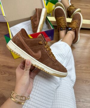 Tênis Nike SB Feminino Marrom