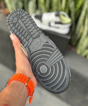 Tenis Nike Jordan Low Graffiti Masculino Premium 2