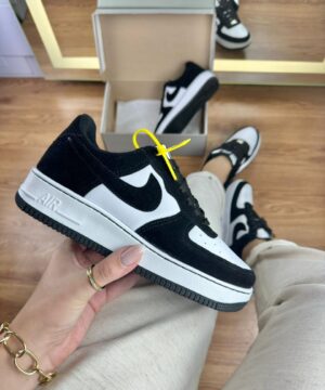 Tênis Nike Air Force Camurça Feminino