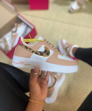 Tênis Nike Air Force Onça Feminino