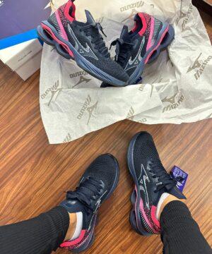 Tenis Mizuno Wave Invictus Feminino Premium 12