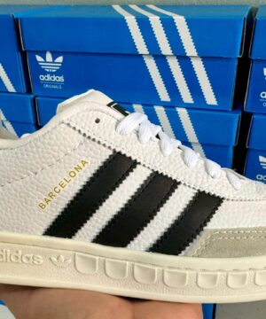 Tênis Adidas City Series Premium NB Grade Fechada