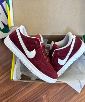 Tenis Nike Dunk Low Pro Camurca Feminino 2