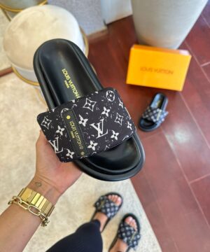 Chinelo Luxo Louis Vuitton Preto Feminino Premium 1