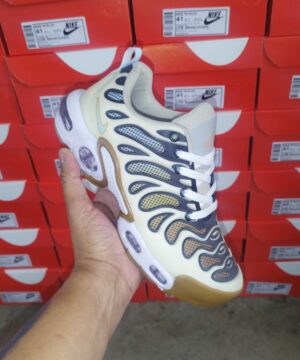 Tenis Nike TN Plus Premium Grade Fechada 1