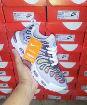 Tenis Nike TN Plus Premium Grade Fechada 2