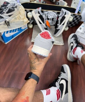 Tenis Nike Travis Scott Preto Cinza gelo Masculino Premium 1