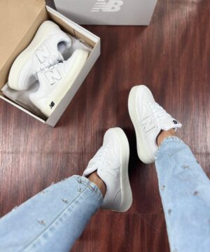 Tenis New Balance CT303 Branco Prata Feminino Premium 1