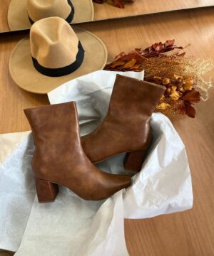 Bota Média Camélia Feminina Premium