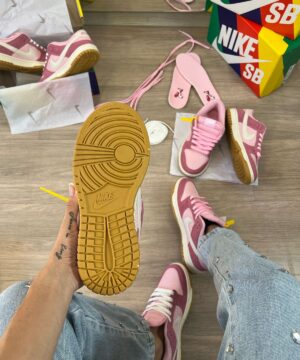 Tenis Nike SB Dunk Low Teddy Bear Creme Pink Feminino Premium 4