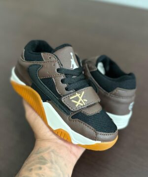 Tenis Nike Travis Infantil 2