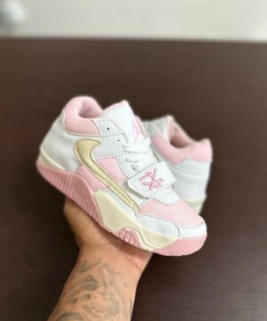 Tenis Nike Travis Infantil 4