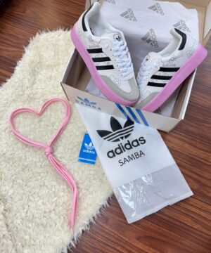 Adidas Hello Kitty x adidas Sambae Cloud White Clear Pink Frente cinza