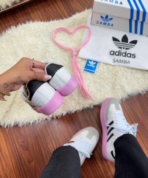 Adidas Hello Kitty x adidas Sambae Cloud White Clear Pink Frente cinza