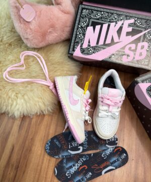 Nike SB Dunk Low Paisley Flowers