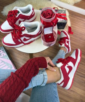 Sb Dunk x Valentines Day In Roses Red Nobuc 4