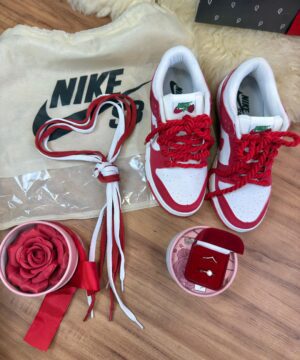 Sb Dunk x Valentines Day In Roses Red Nobuc 6