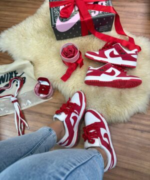 Sb Dunk x Valentines Day In Roses Red Nobuc 9