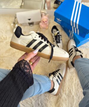 Adidas samba Off White e Preto
