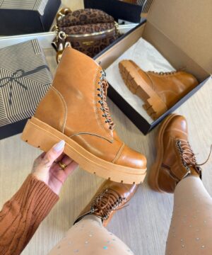 Bota Tratorada Prada Caramelo
