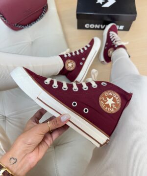 Bota All Star Bordô