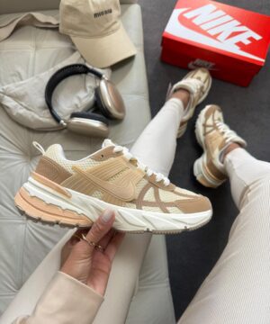 NIKE V2K Bege Off White