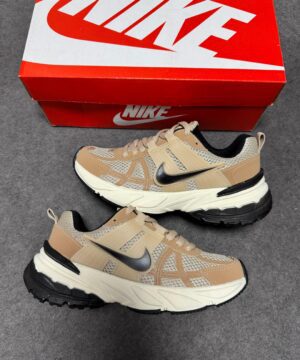 NIKE V2K Bege e Preto 6