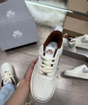 Nike Air Force Premium Branco e Marrom 3