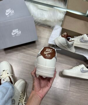 Nike Air Force Premium Branco e Marrom 4